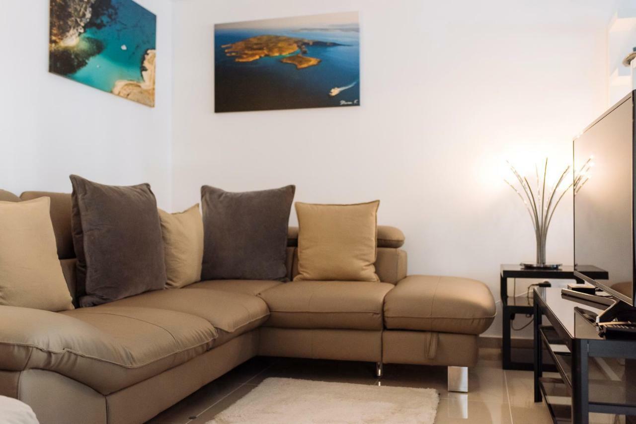 Apartmán Luxury Flat 8 Near Metro Bukurešť Exteriér fotografie