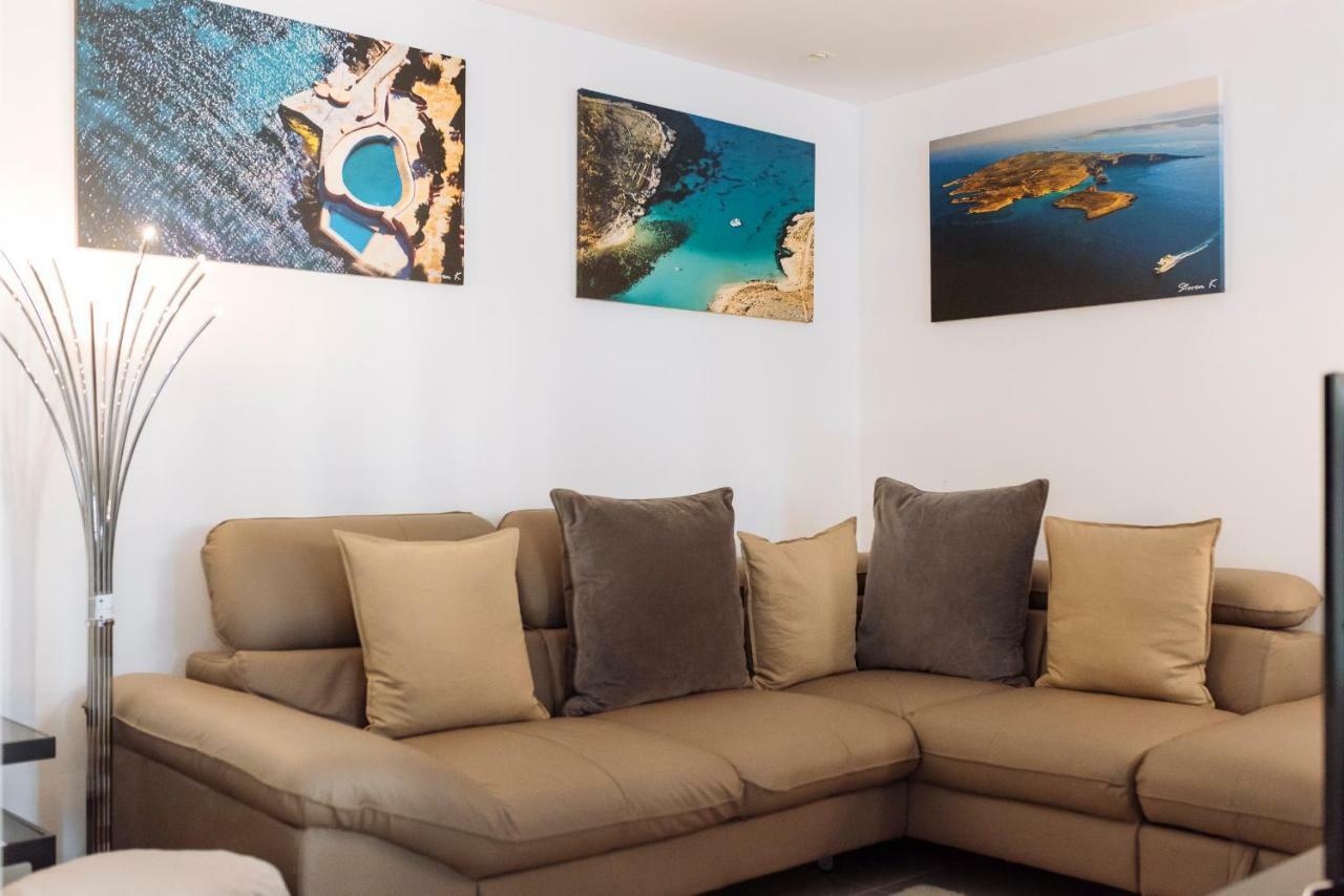 Apartmán Luxury Flat 8 Near Metro Bukurešť Exteriér fotografie