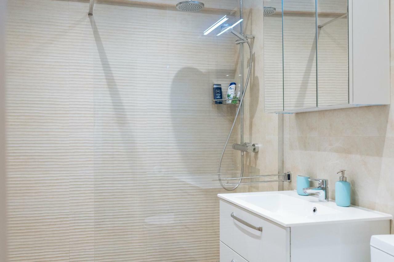 Apartmán Luxury Flat 8 Near Metro Bukurešť Exteriér fotografie