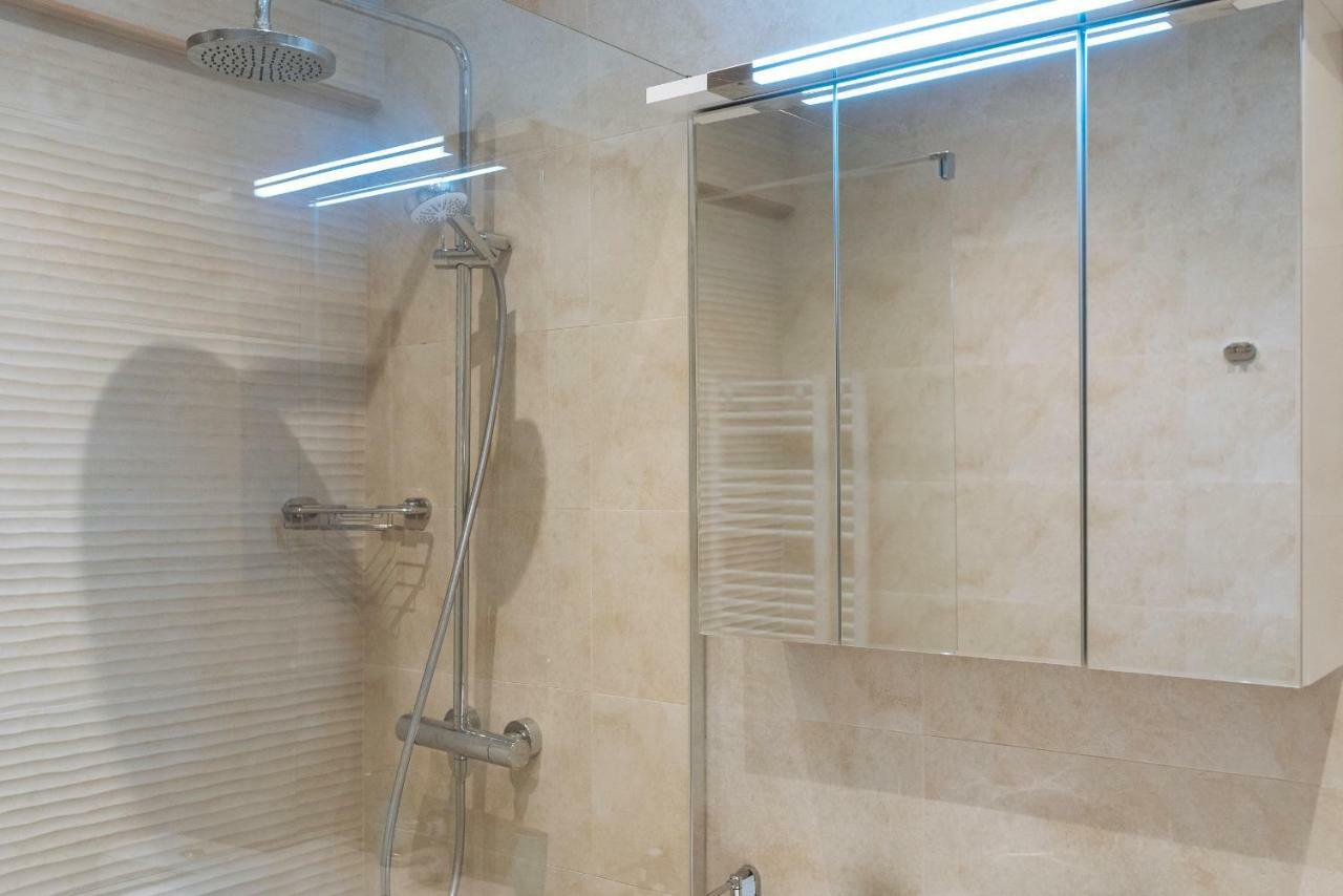 Apartmán Luxury Flat 8 Near Metro Bukurešť Exteriér fotografie