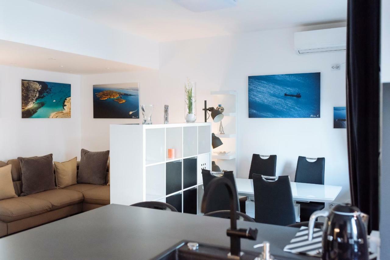 Apartmán Luxury Flat 8 Near Metro Bukurešť Exteriér fotografie